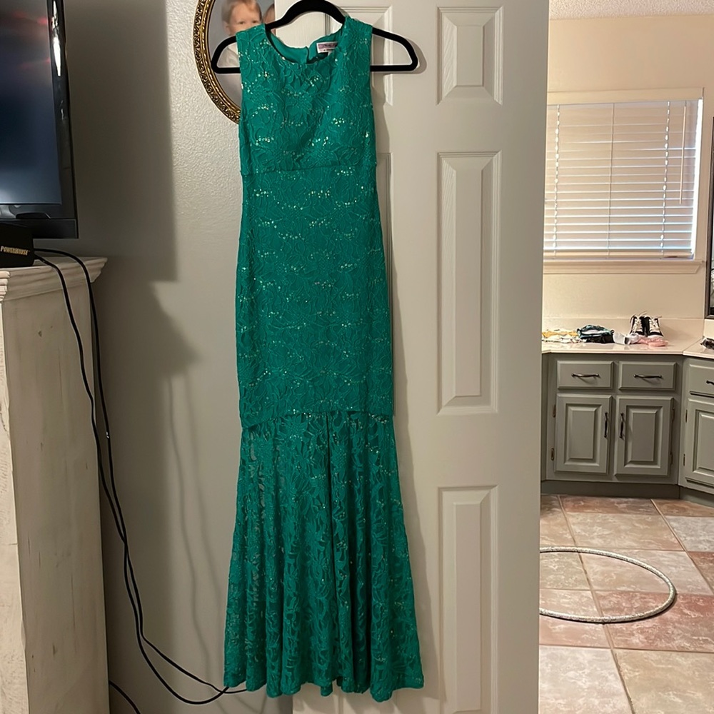 Hailey Logan by Adrianna Papell green long dress formal